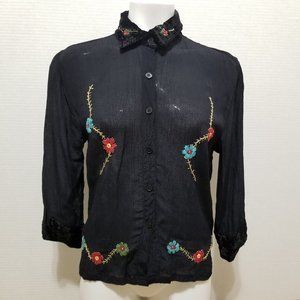 Magazine top Large floral embroidered velvet velour trim button up boho VINTAGE?